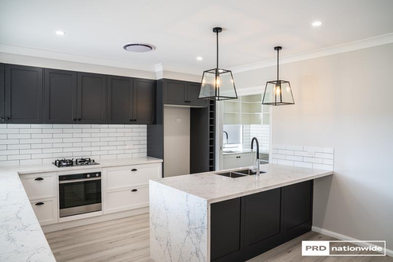 69 Warrah Drive TAMWORTH 3