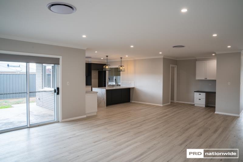 69 Warrah Drive TAMWORTH 4