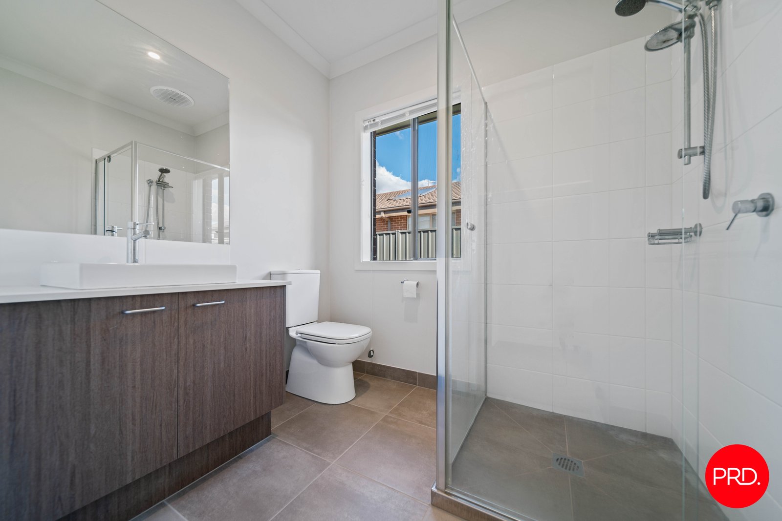 69 Whirrakee Parade HUNTLY 8