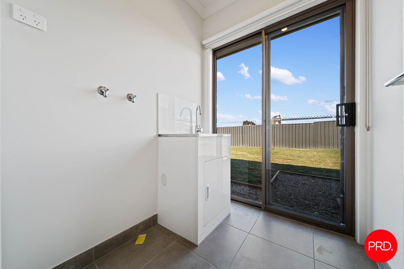 69 Whirrakee Parade HUNTLY 9