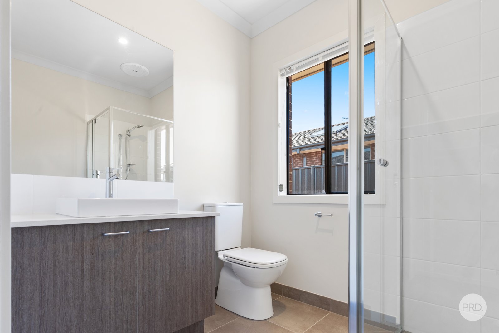 69 Whirrakee Parade HUNTLY 8