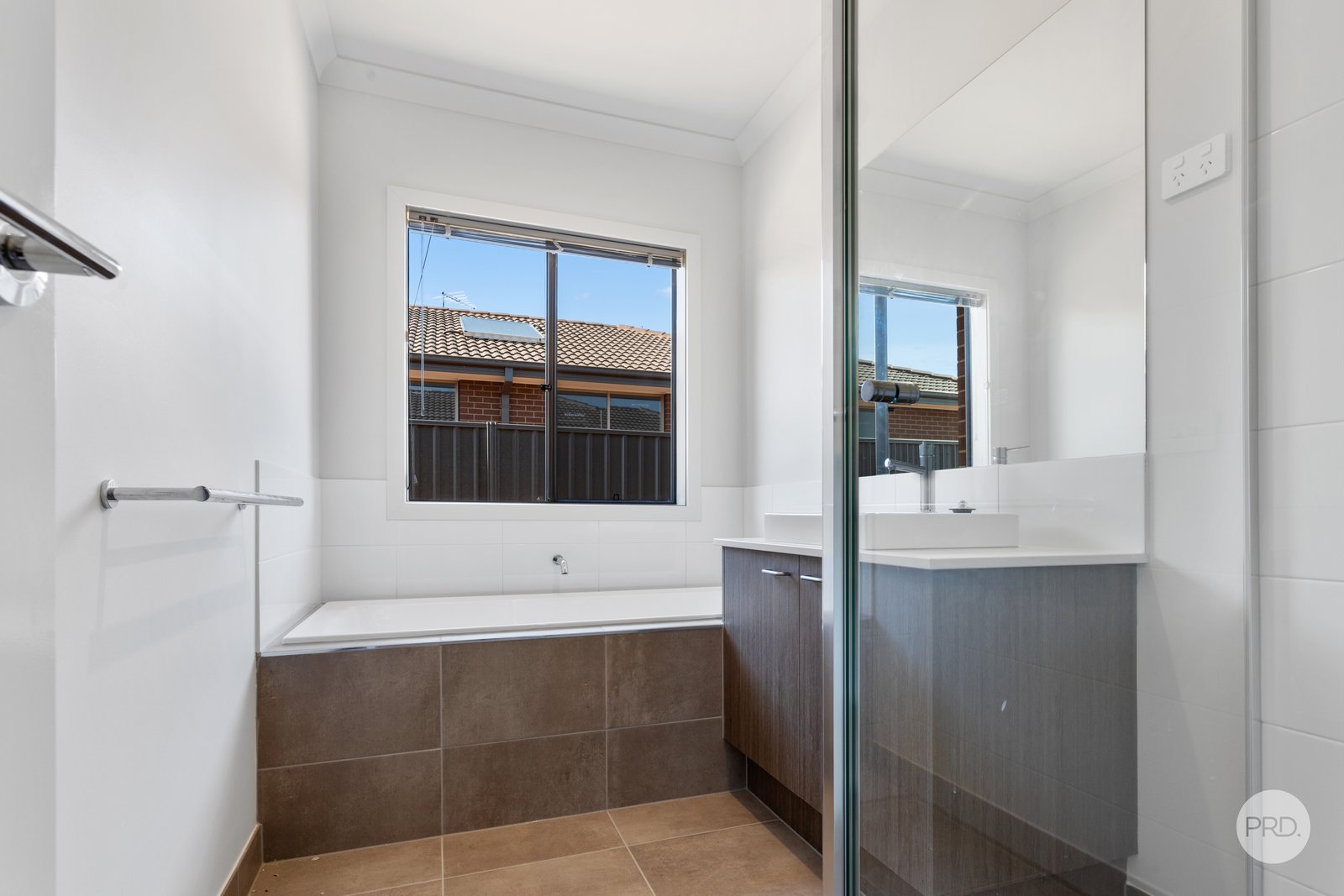 69 Whirrakee Parade HUNTLY 12