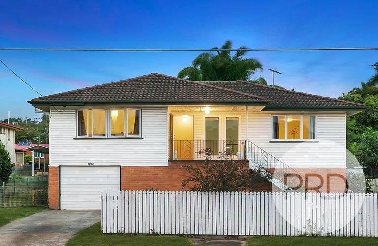 690 Robinson Road West  ASPLEY 1