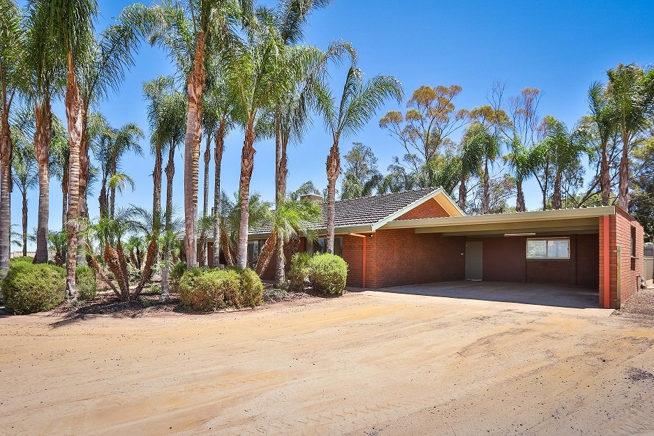 690 Sandilong Avenue IRYMPLE 1