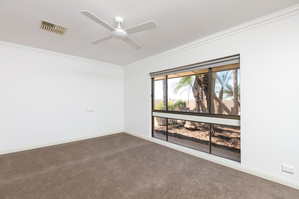690 Sandilong Avenue IRYMPLE 4