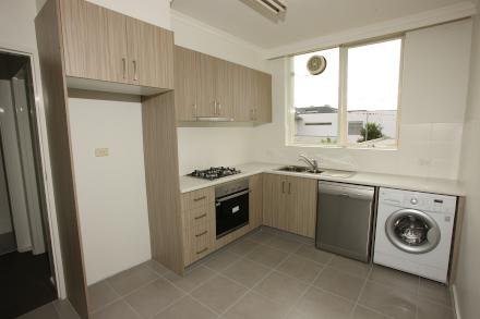 Gallery: 6/91 Beach Road