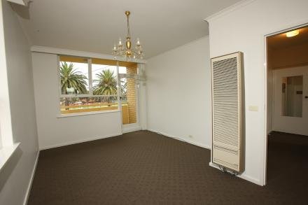 Gallery: 6/91 Beach Road
