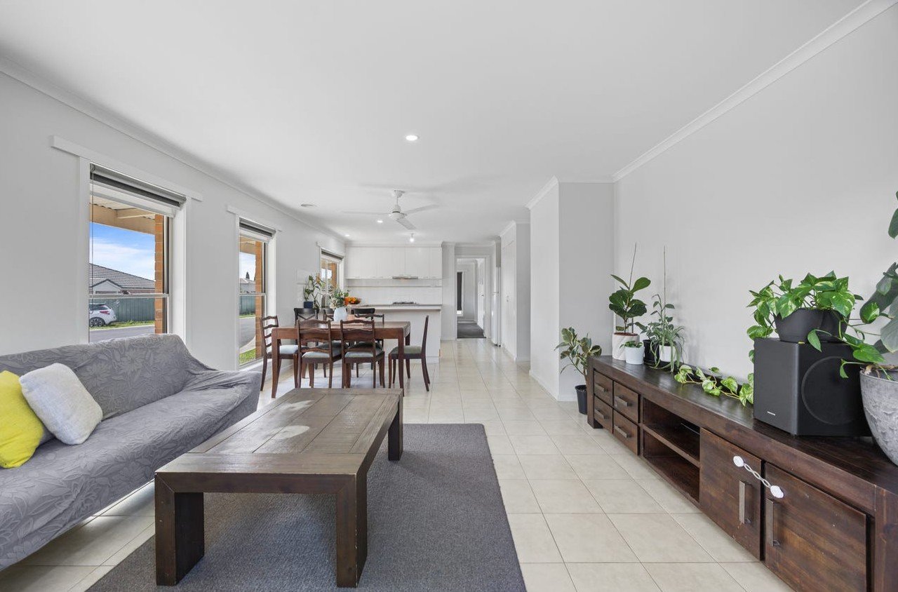 6/912 Geelong Road CANADIAN 2