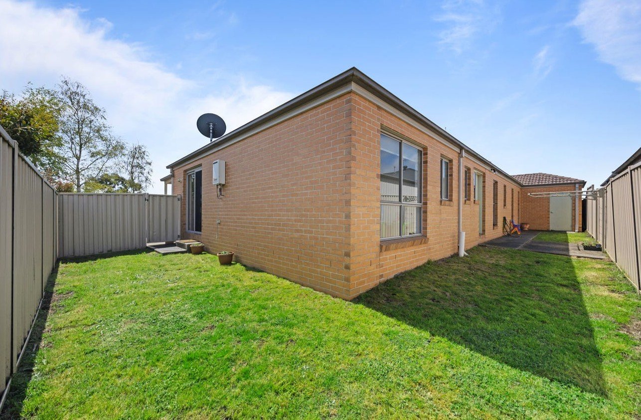 6/912 Geelong Road CANADIAN 9