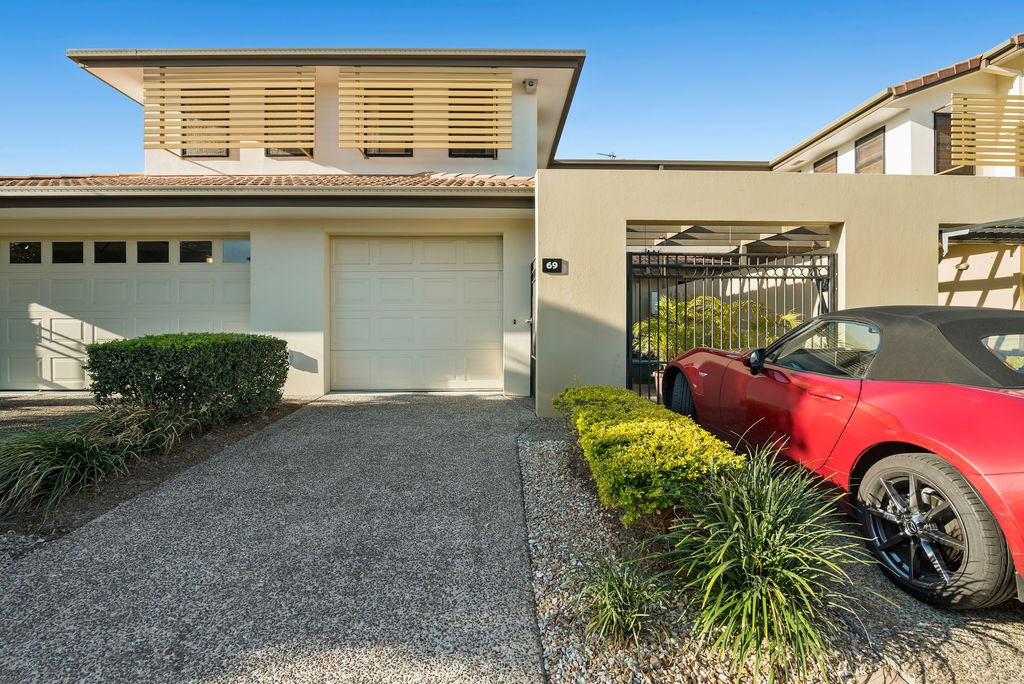 69/136 Palm Meadows Drive CARRARA 6