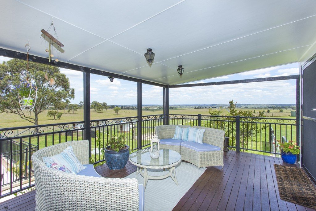 692 Luskintyre Road LOCHINVAR 4