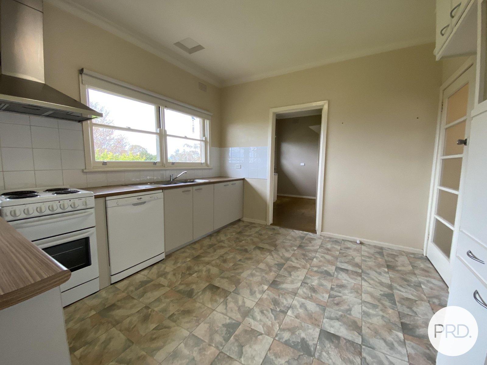 692 Yambla Avenue ALBURY 2