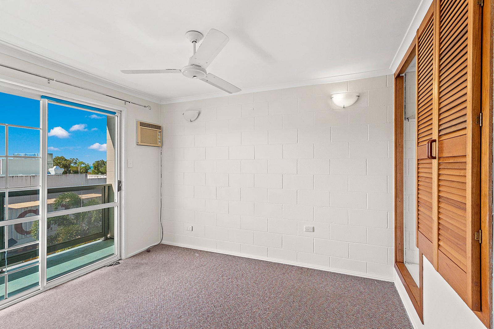 69/3 Eshelby Drive CANNONVALE 2
