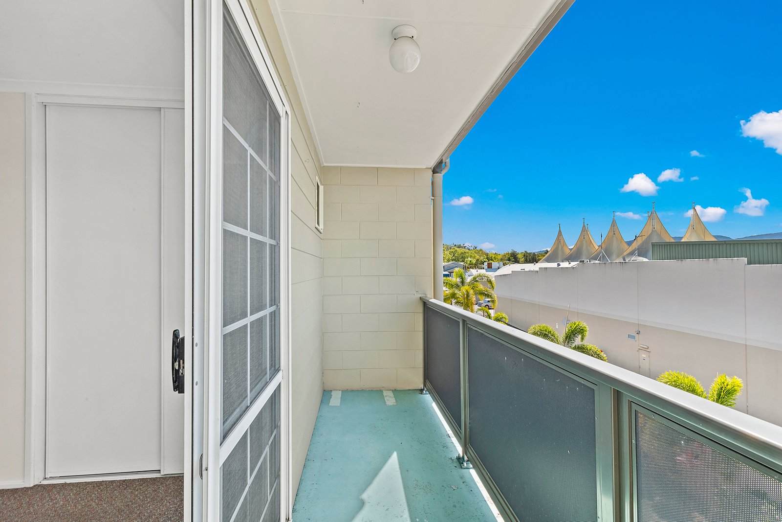 69/3 Eshelby Drive CANNONVALE 3