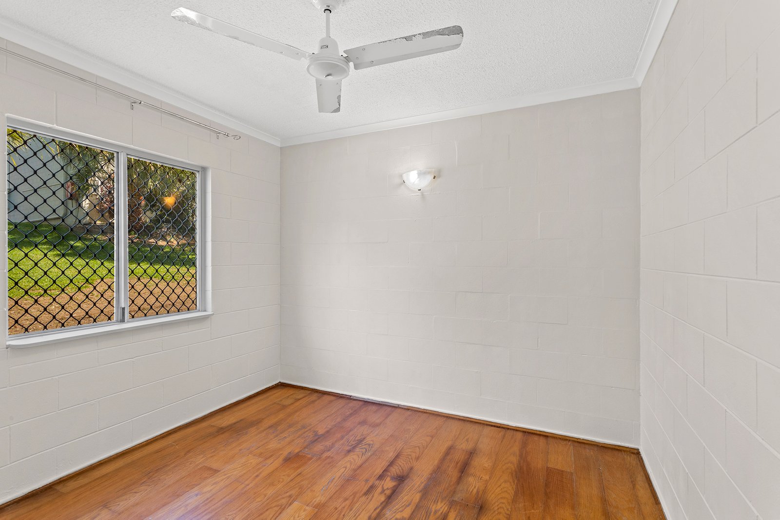 69/3 Eshelby Drive CANNONVALE 5