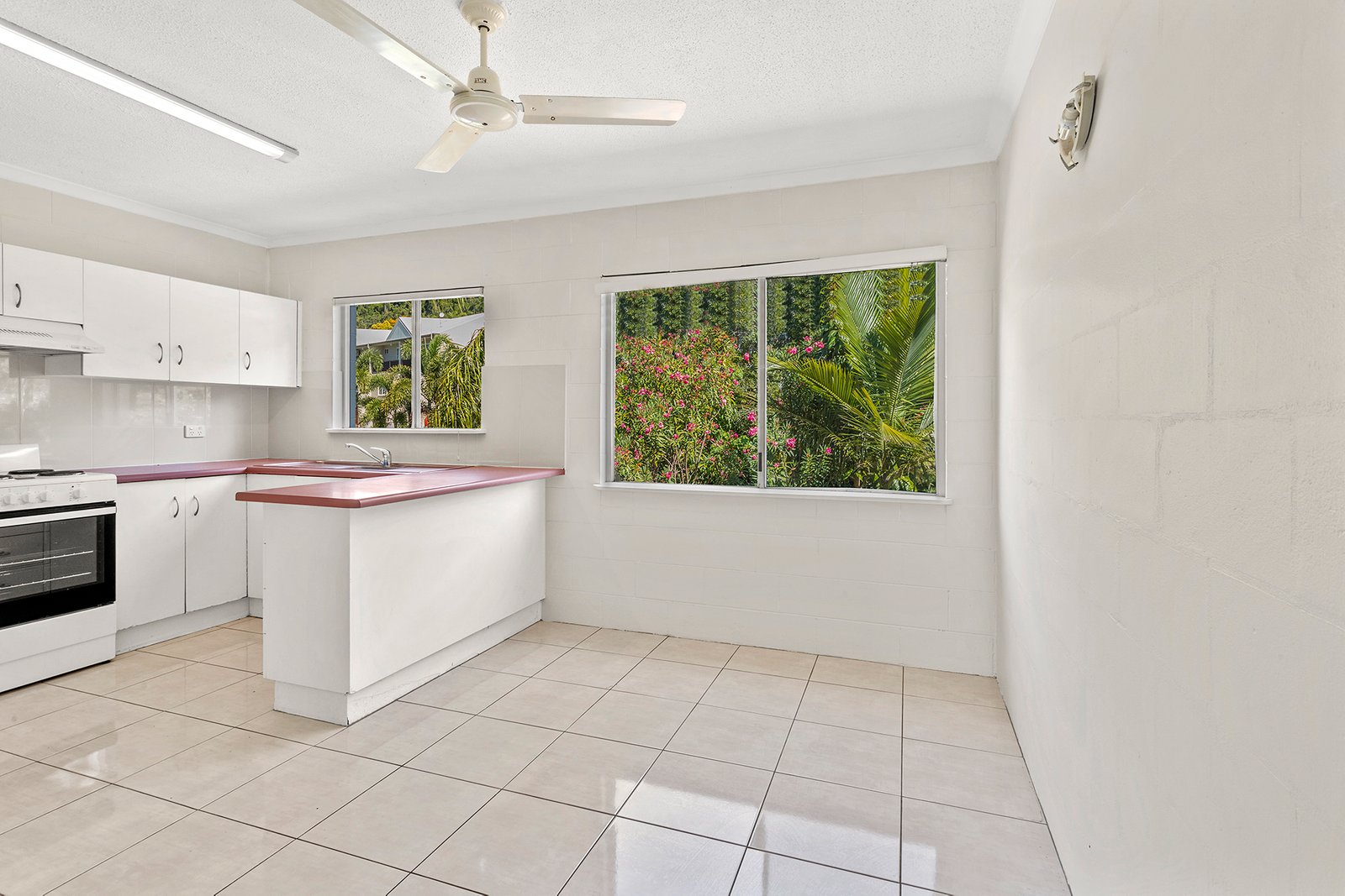 69/3 Eshelby Drive CANNONVALE 6