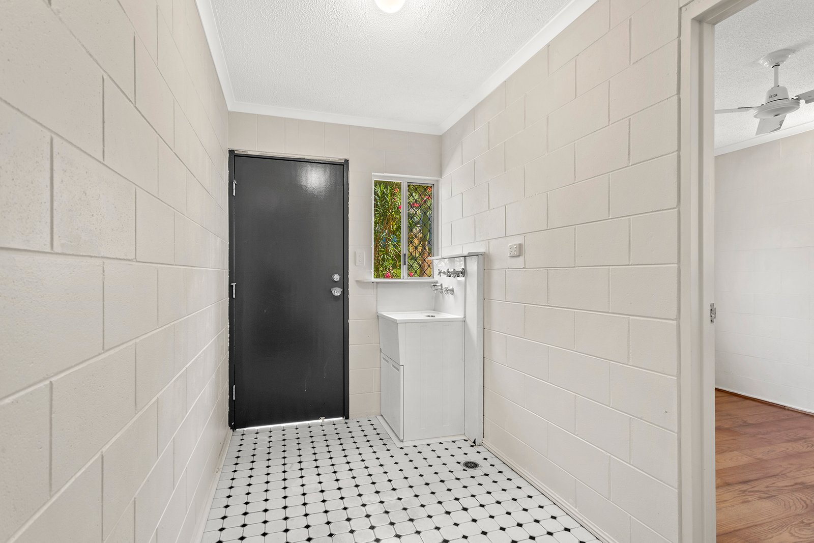 69/3 Eshelby Drive CANNONVALE 11