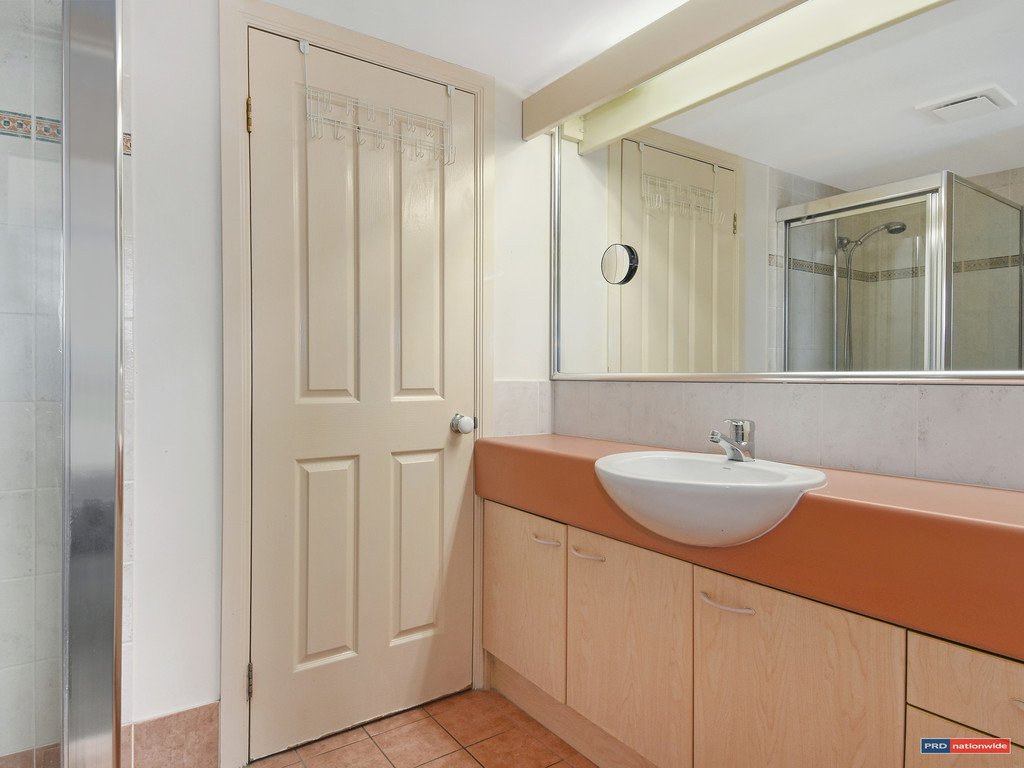 6/93 Old Burleigh Road BROADBEACH 4