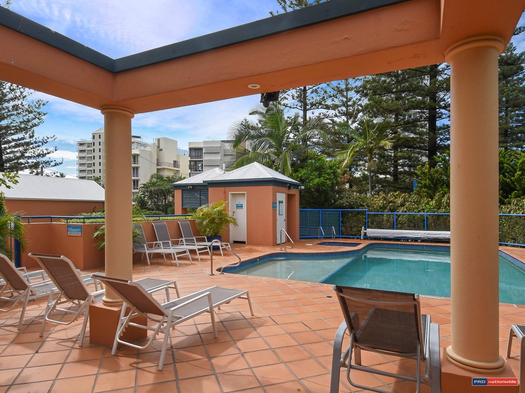 6/93 Old Burleigh Road BROADBEACH 9