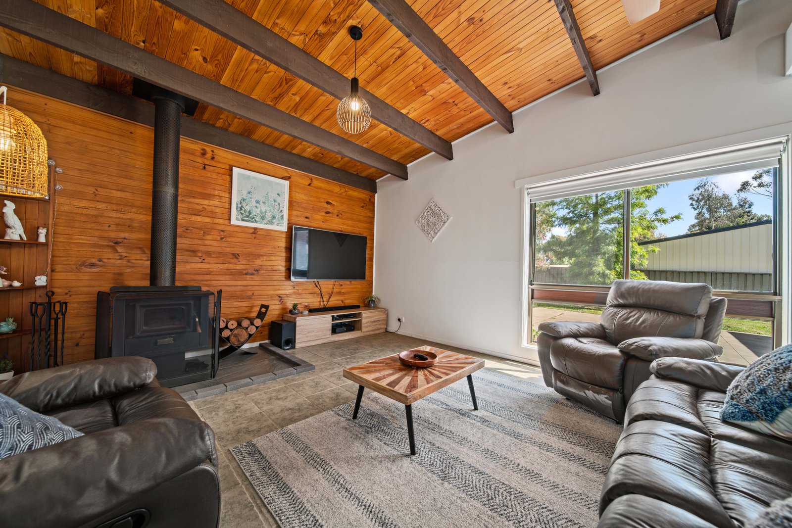 696 Midland Hwy  HUNTLY 2