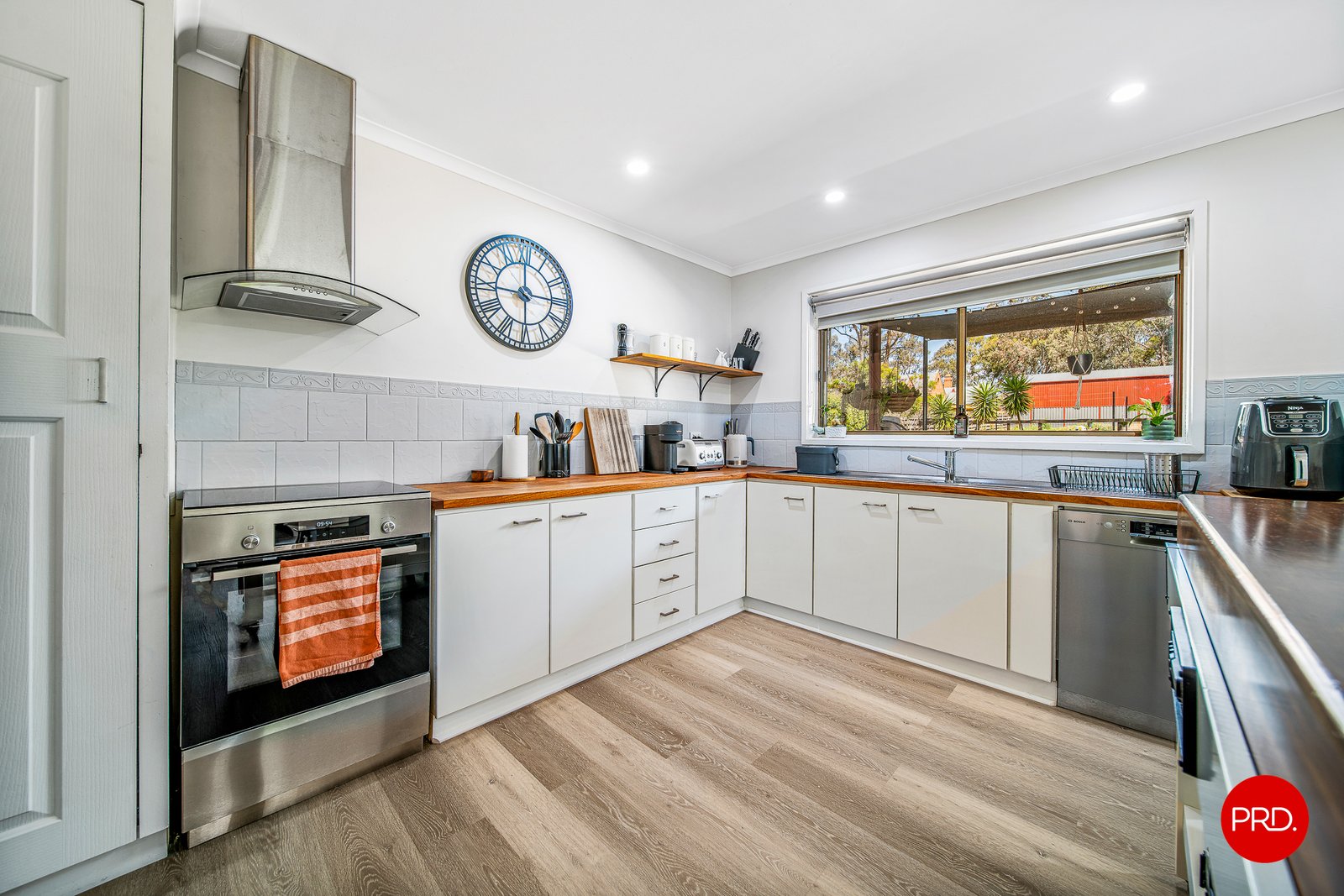 696 Midland Hwy  HUNTLY 5