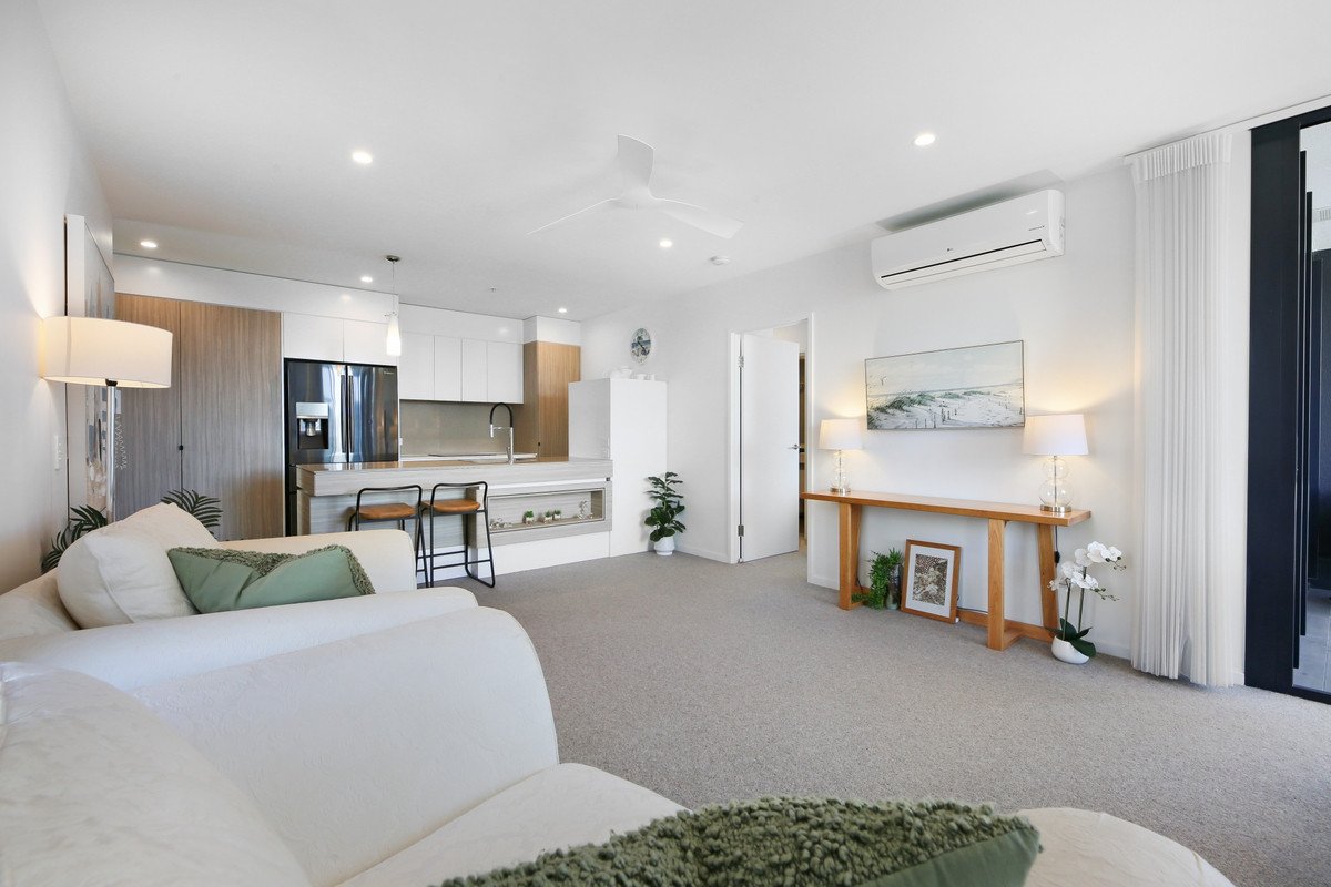69/72 The Esplanade Burleigh Heads 4