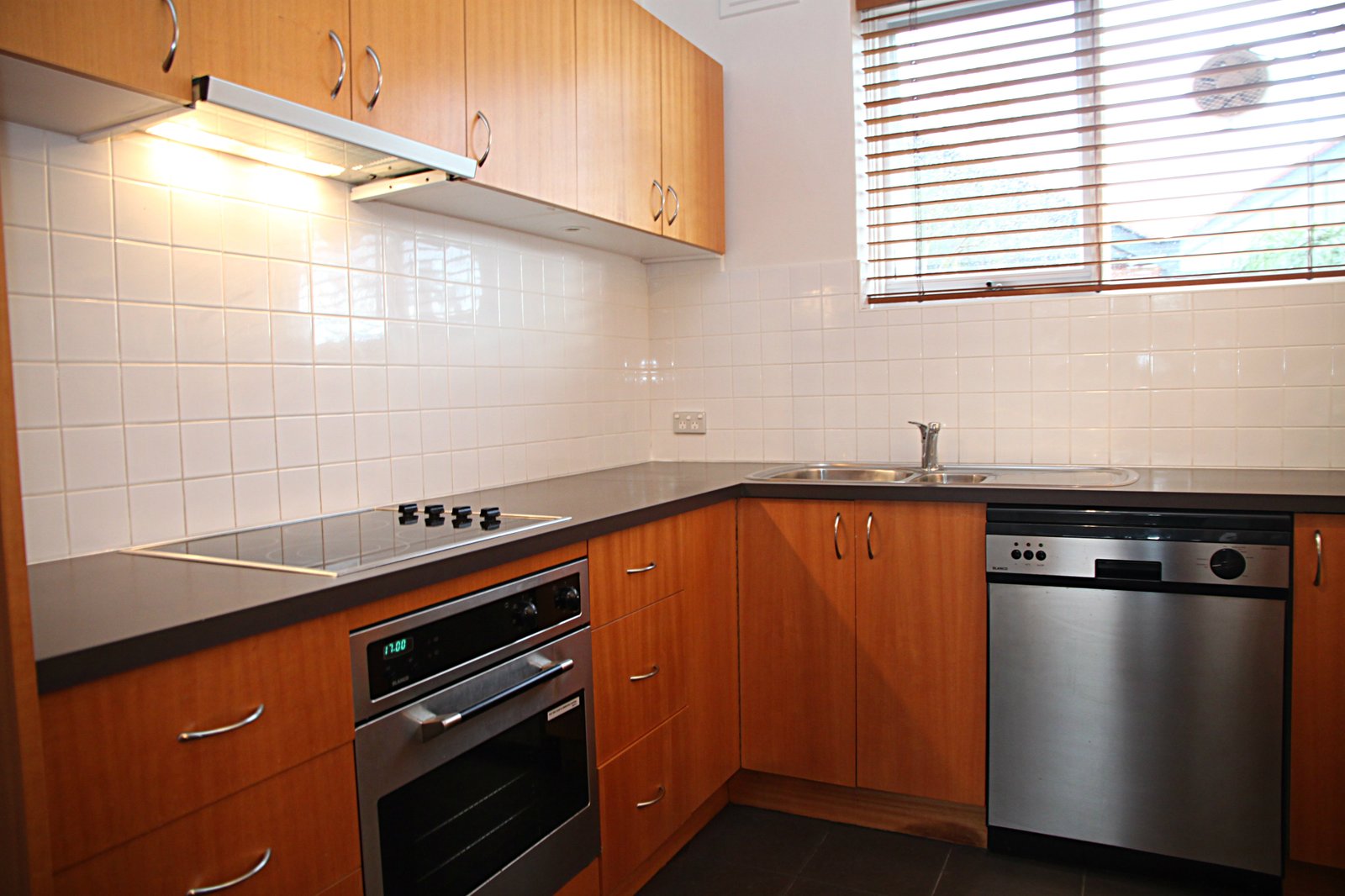 Gallery: 6/99 Alma Road