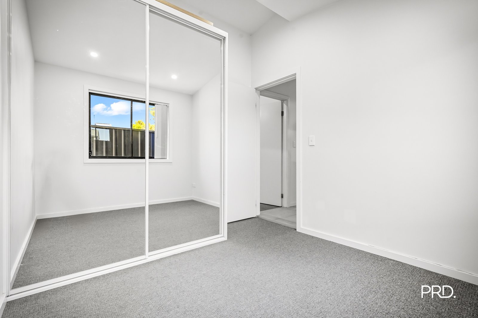 69A Sunflower Dr  Claremont Meadows 4