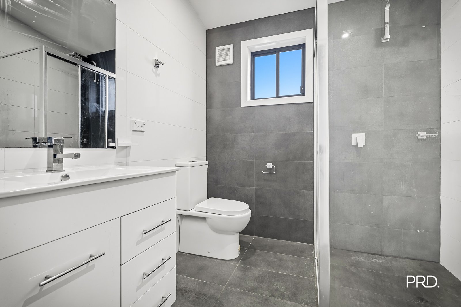 69A Sunflower Dr  Claremont Meadows 5