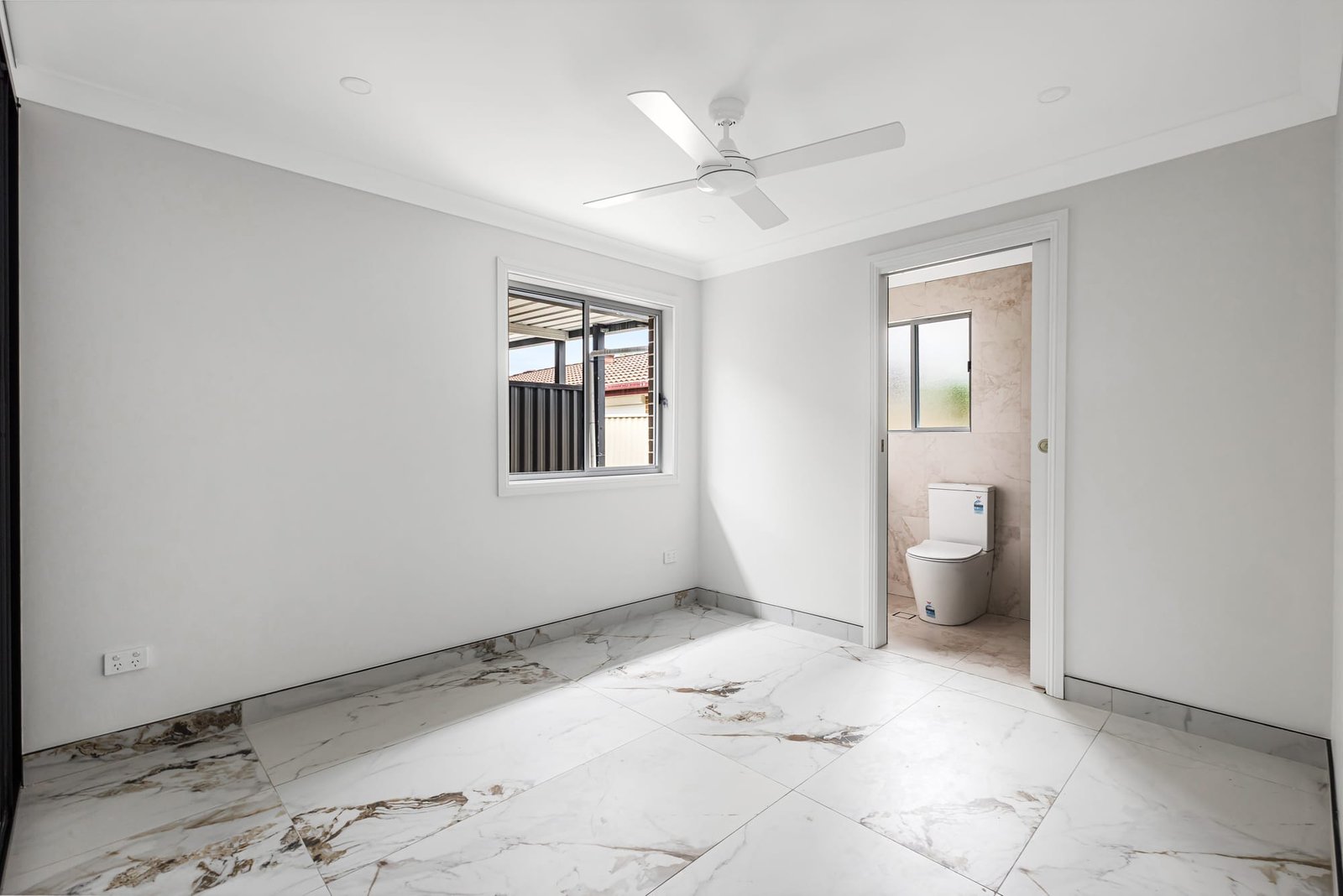 6a Albatross Avenue HINCHINBROOK 4