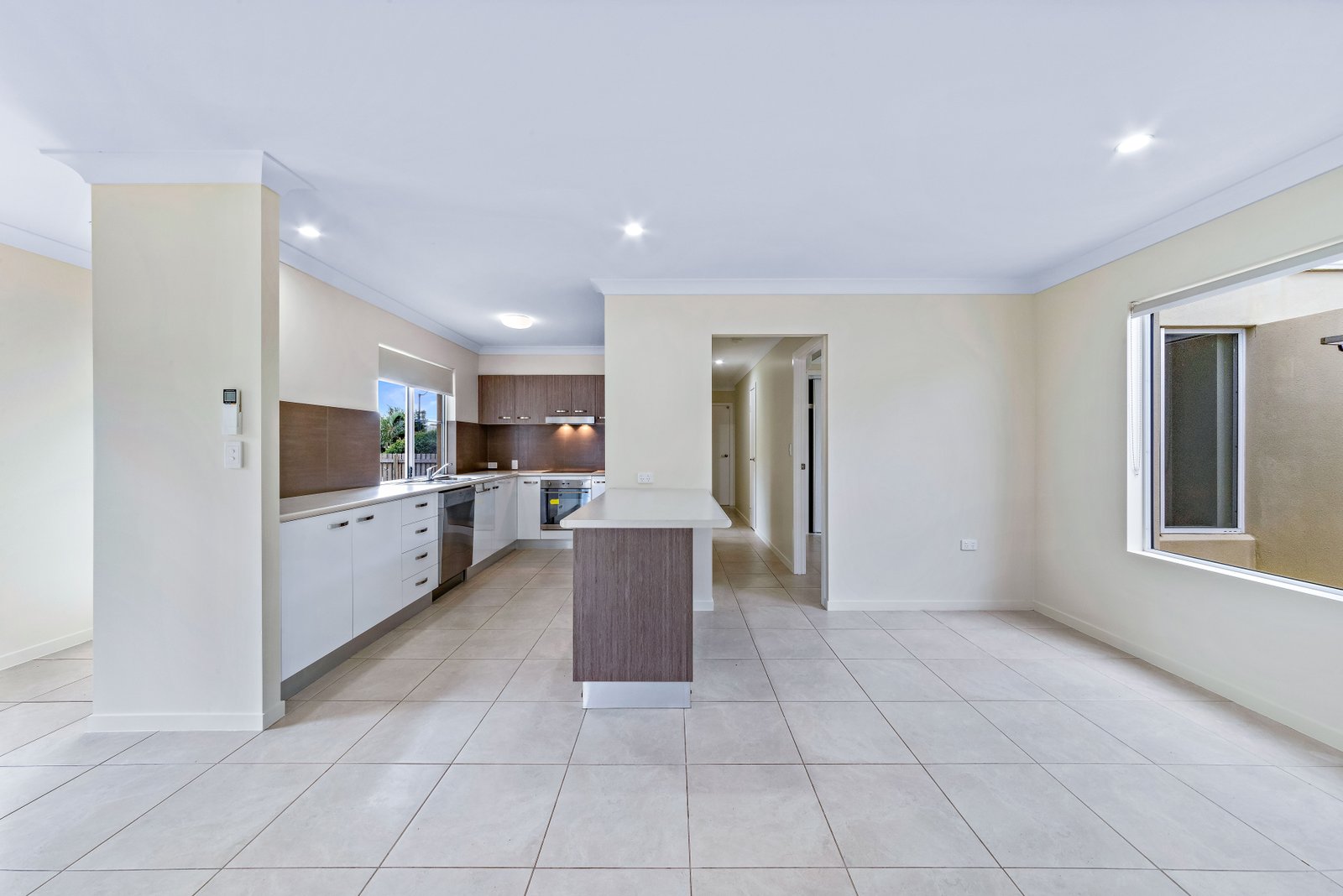 6a and 6b Leichardt Place CANNONVALE 1