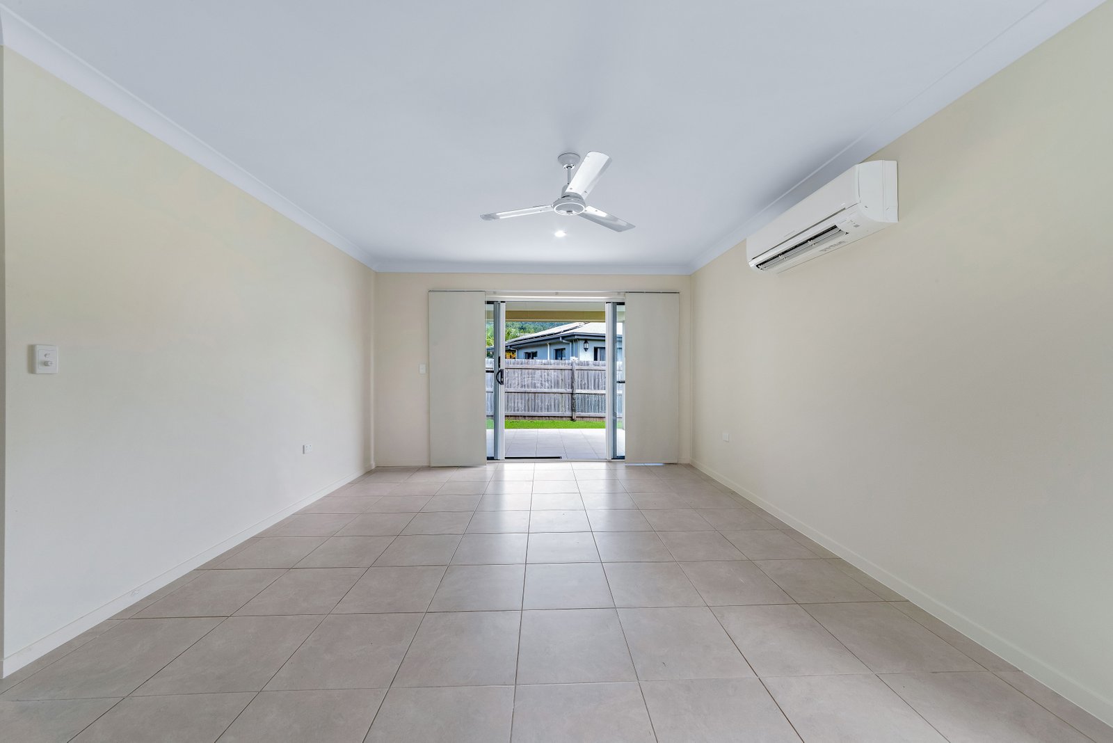 6a and 6b Leichardt Place CANNONVALE 3