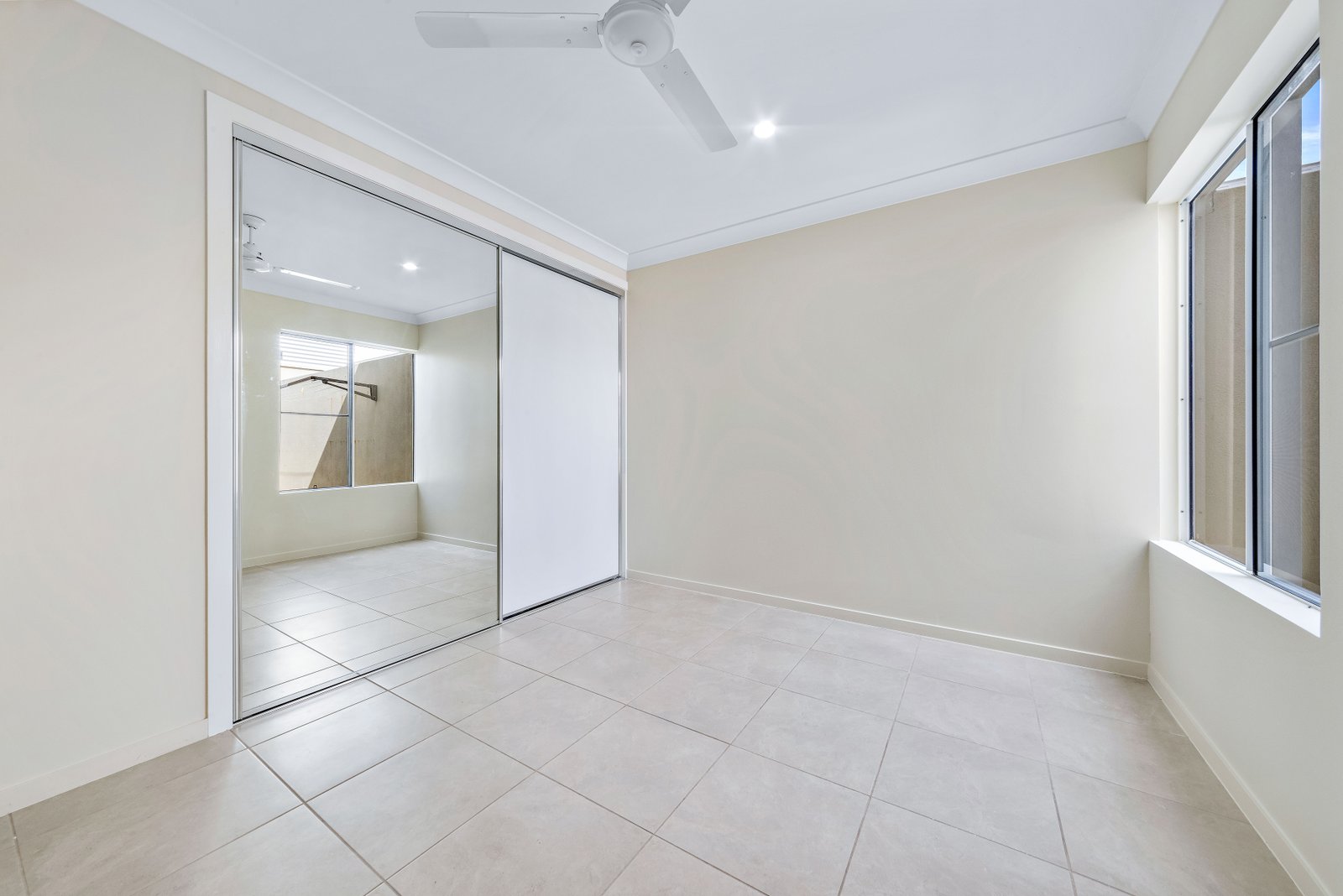 6a and 6b Leichardt Place CANNONVALE 7