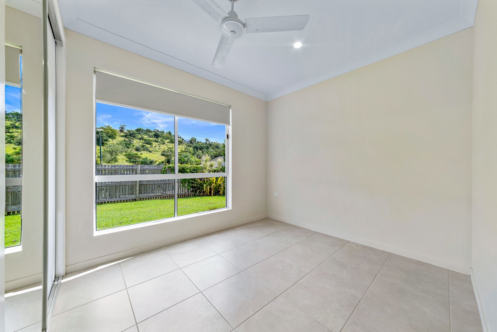 6a and 6b Leichardt Place CANNONVALE 8