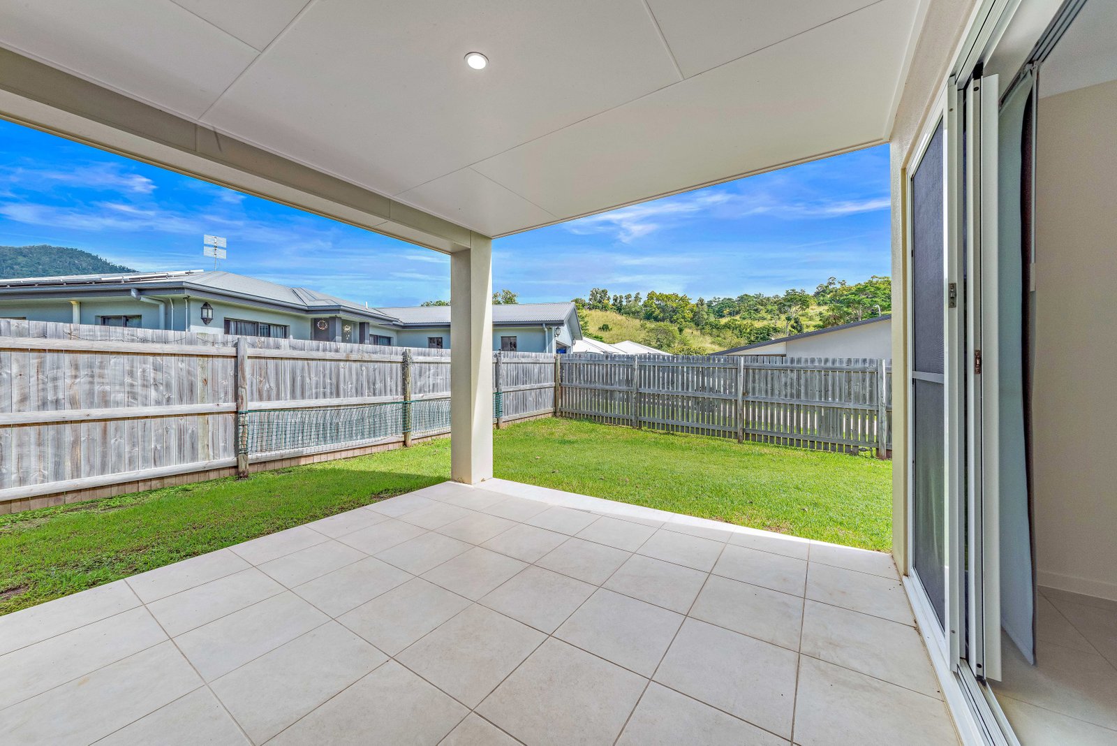 6a and 6b Leichardt Place CANNONVALE 14