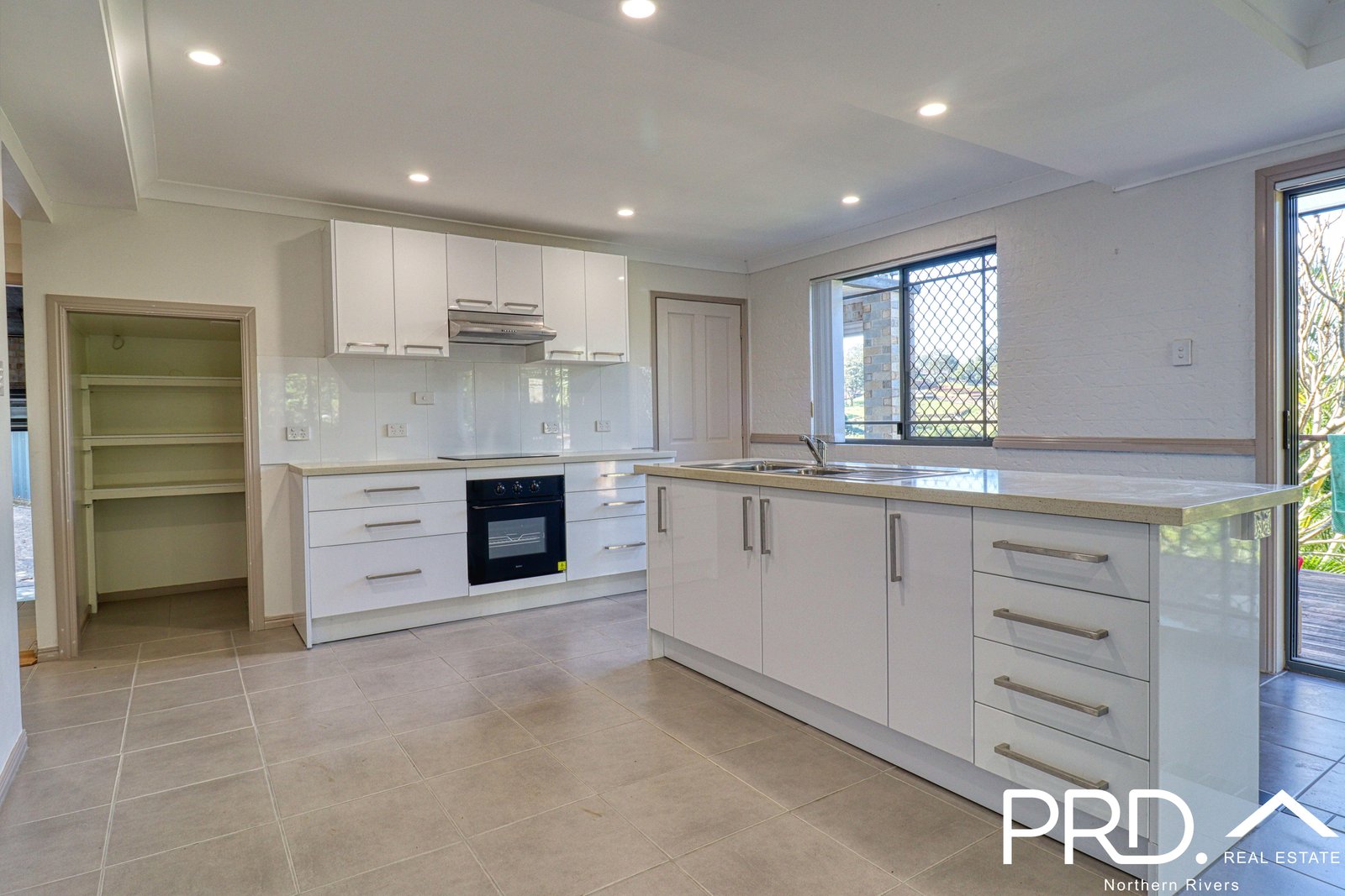 6a Florence Street GOONELLABAH 1