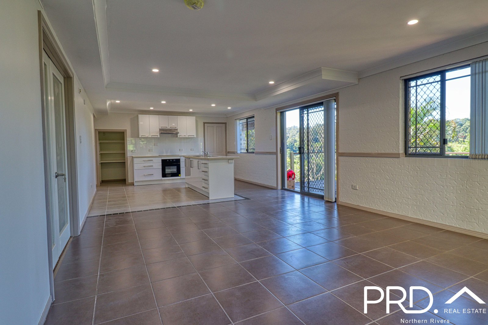 6a Florence Street GOONELLABAH 4