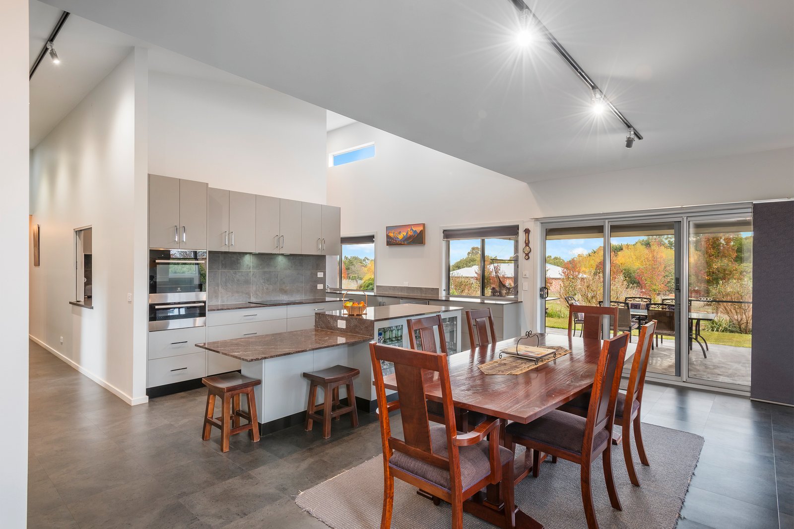 Real Estate and Property in 6A Gordon Court, Woodend, VIC