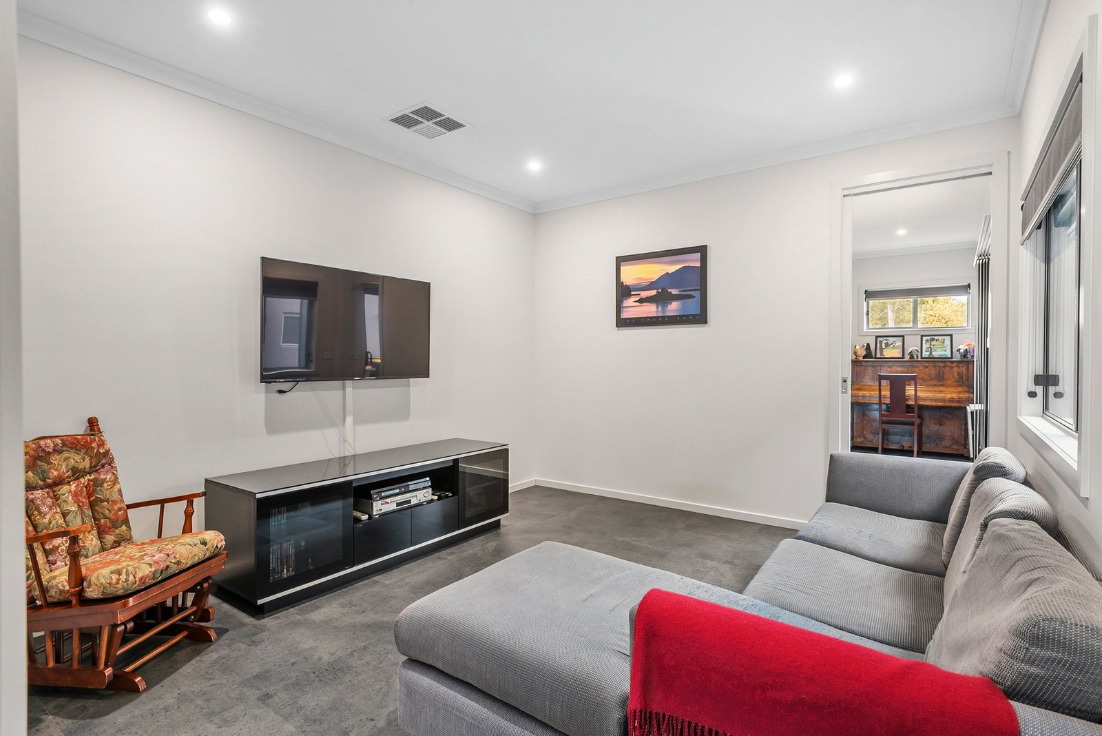 Real Estate and Property in 6A Gordon Court, Woodend, VIC