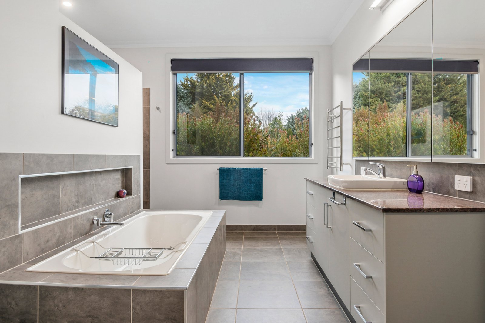 Real Estate and Property in 6A Gordon Court, Woodend, VIC