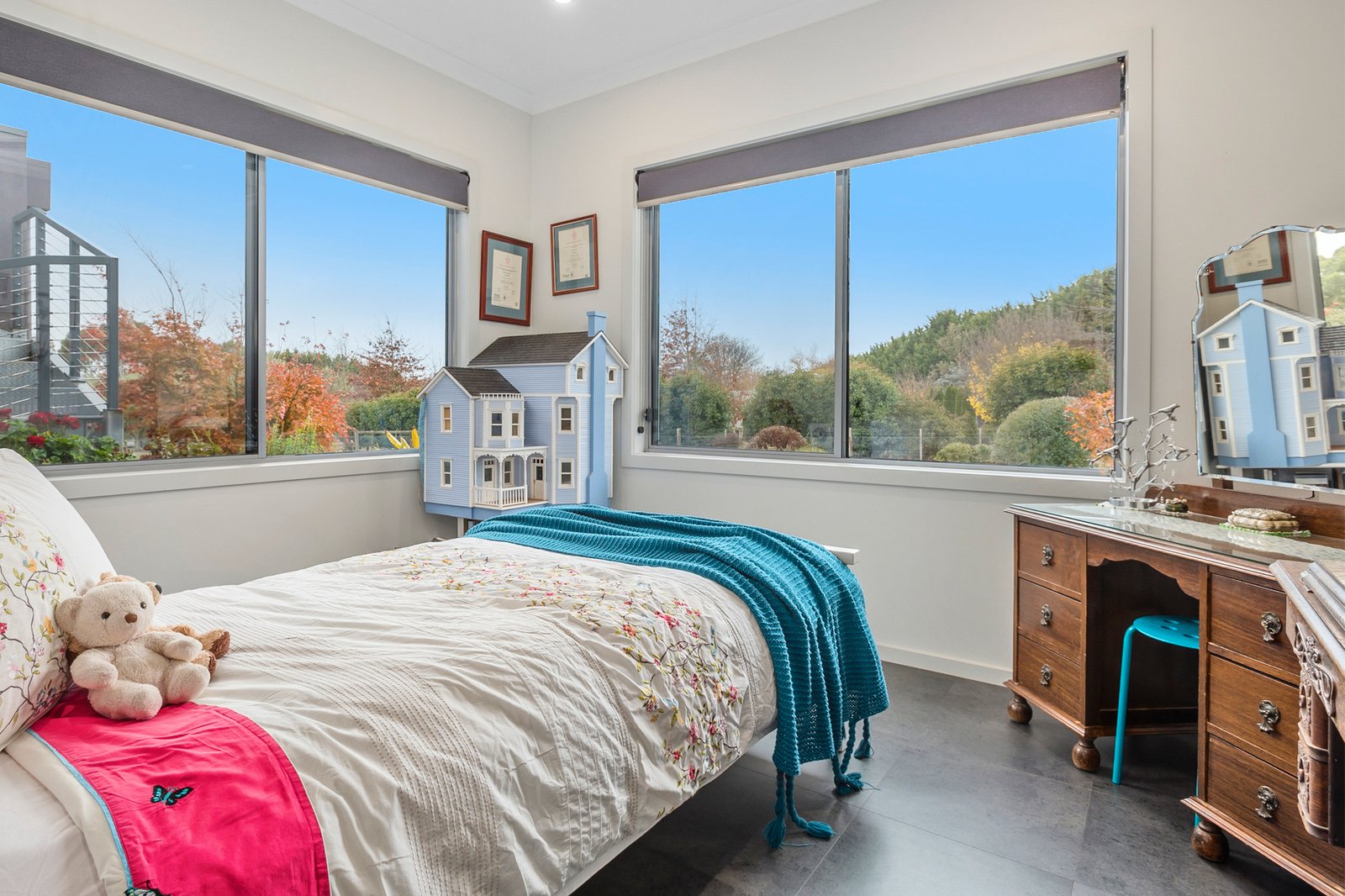 Real Estate and Property in 6A Gordon Court, Woodend, VIC