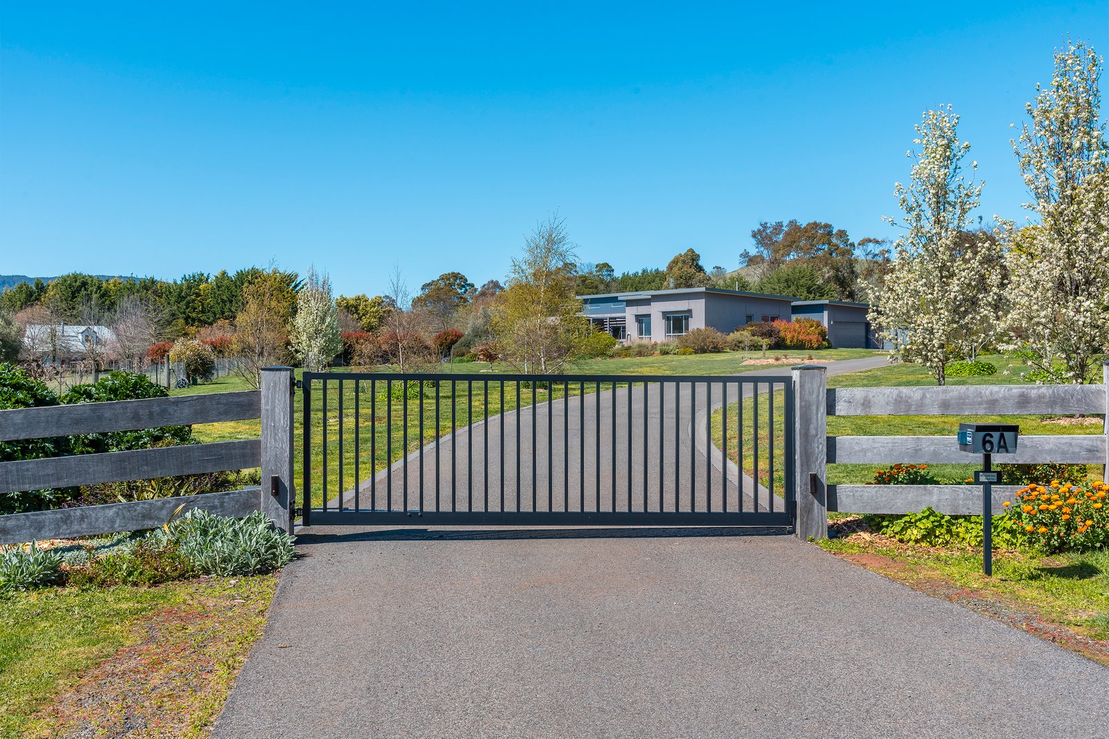 Real Estate and Property in 6A Gordon Court, Woodend, VIC