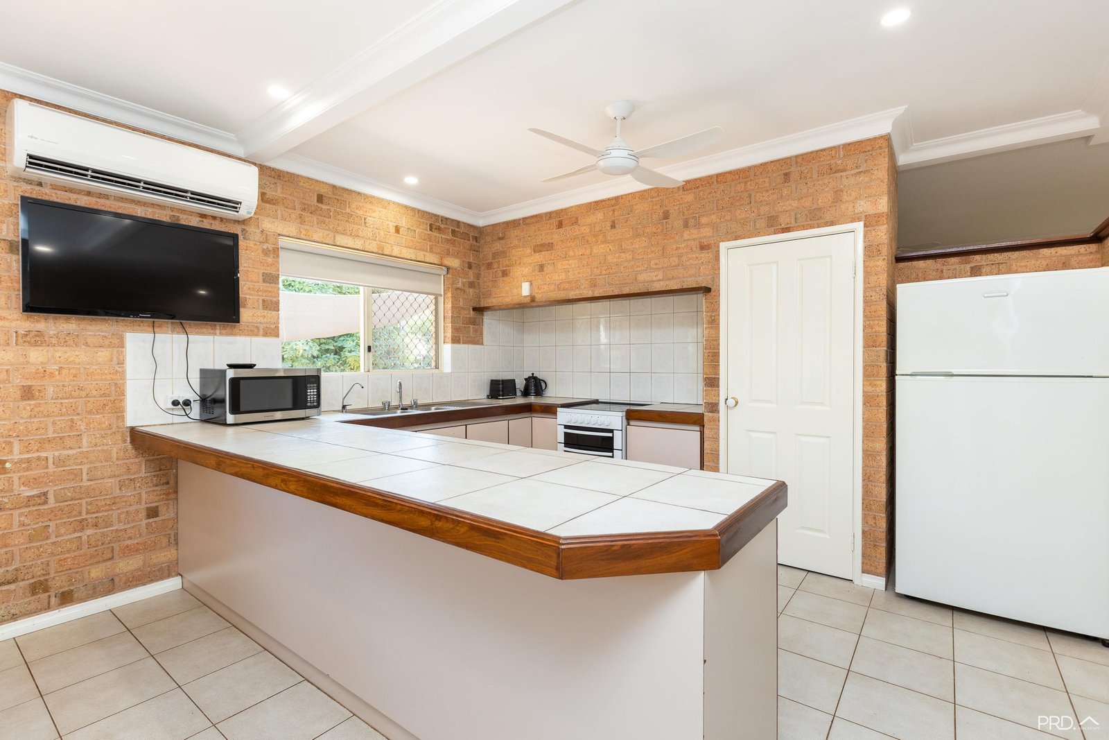 6a Leichhardt Place BROOME 2