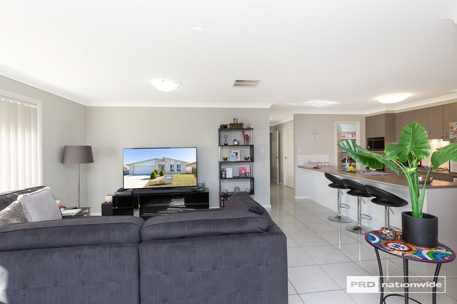 6a Rosehill Place TAMWORTH 6