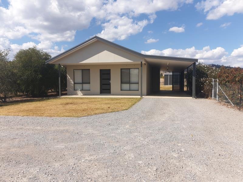 6a Songlark Place TAMWORTH 1