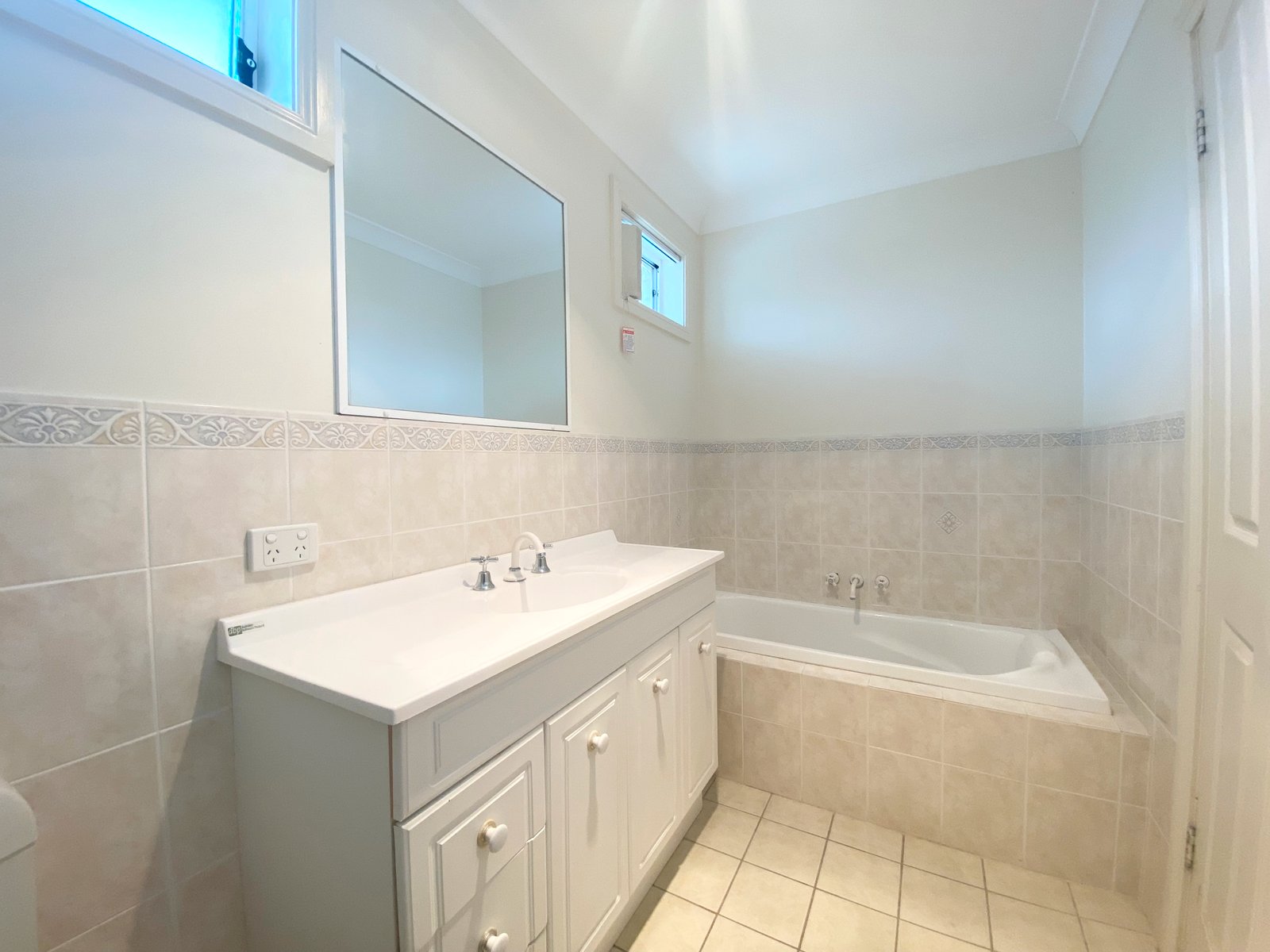 6A Whiting Place CORLETTE 11