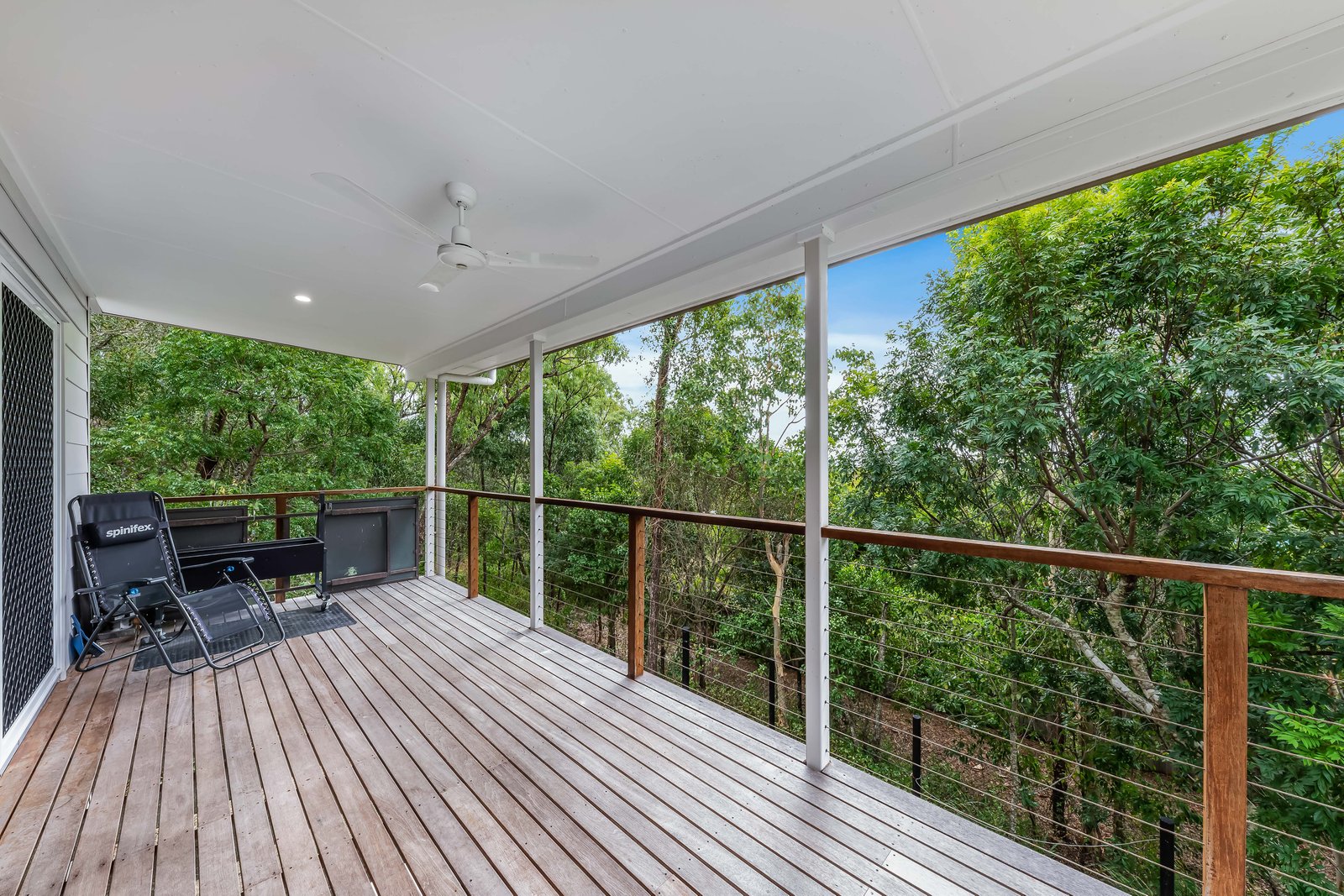 6A Yachtsman Parade CANNONVALE 10