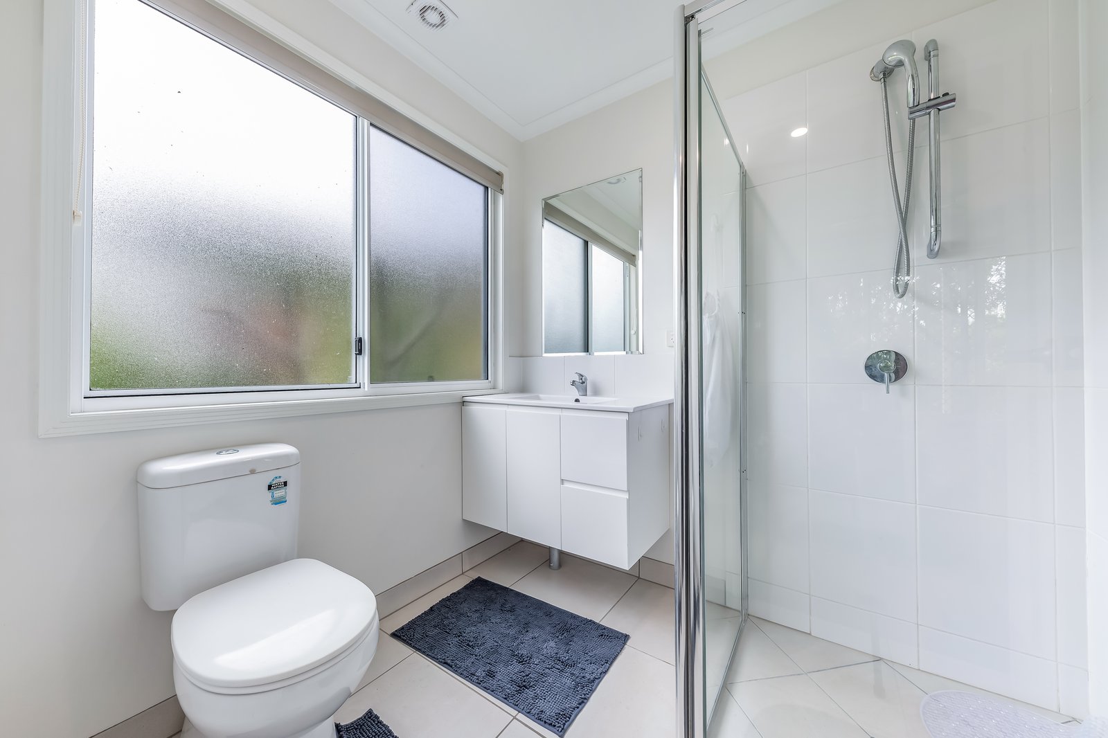 6A Yachtsman Parade CANNONVALE 17