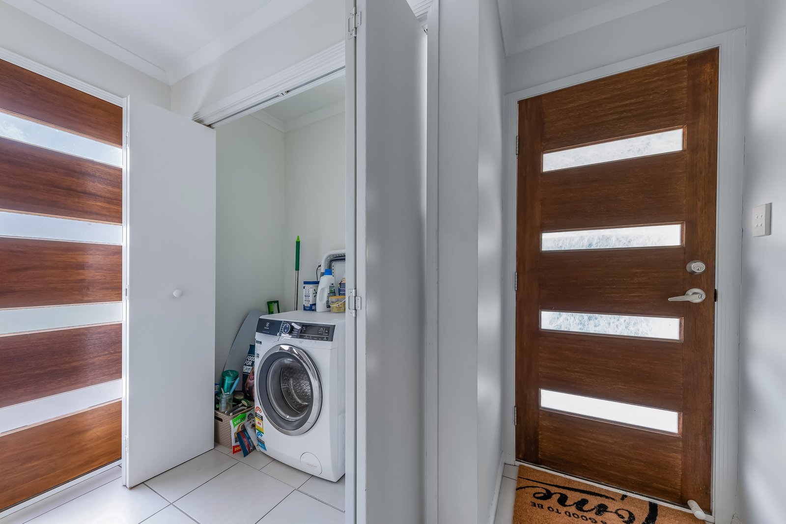 6A Yachtsman Parade CANNONVALE 21