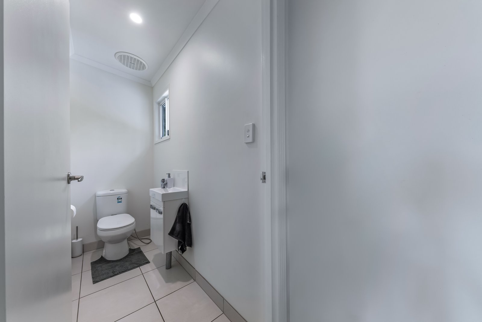 6A Yachtsman Parade CANNONVALE 22